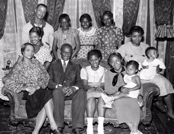 Pauline Sinclair | Parents And Sibilings